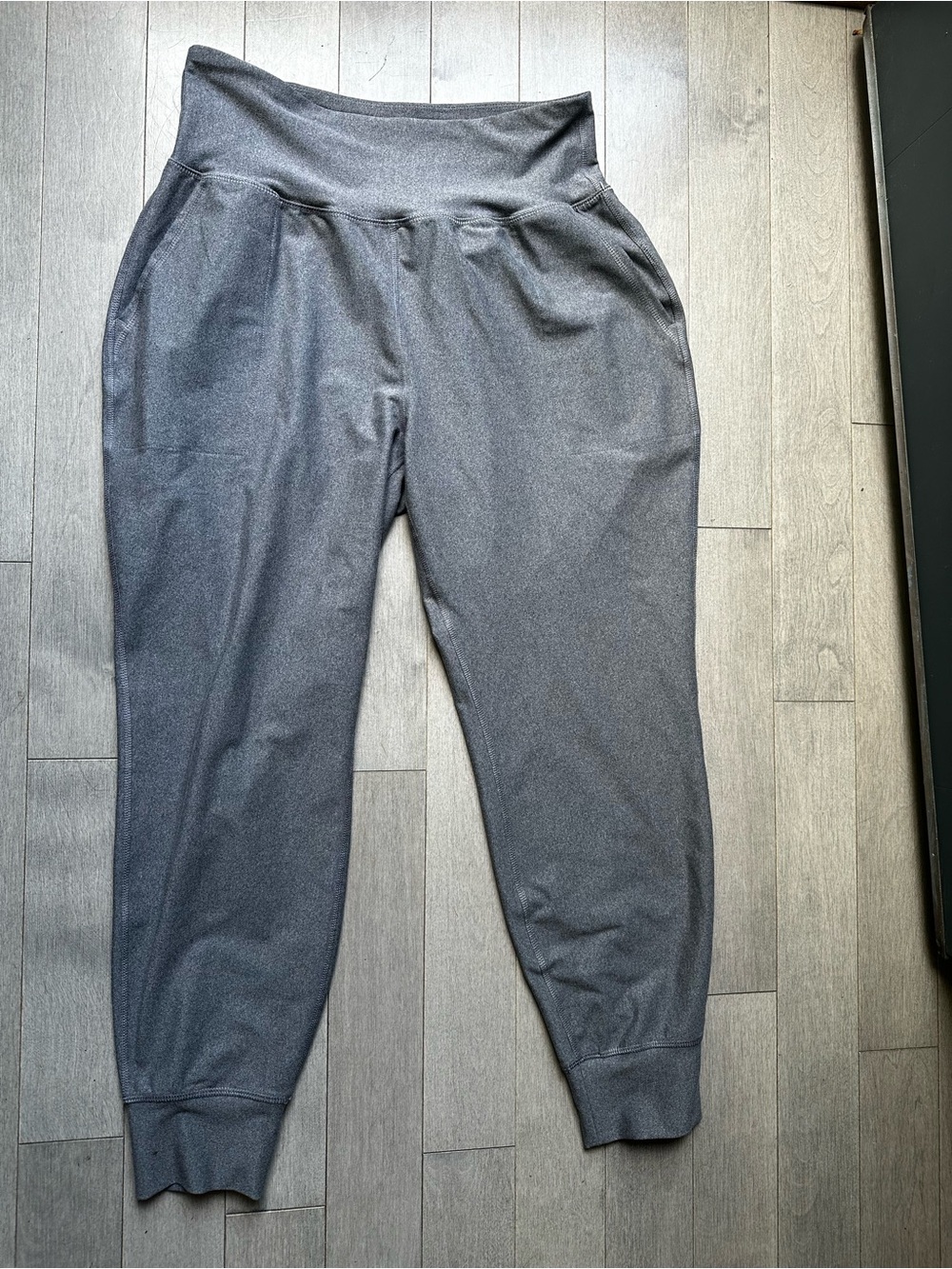 Women’s Old Navy Gray High Waisted Compression Waistband Athletic Joggers Large